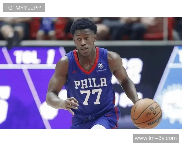 埃奇库姆表现平平24分钟内8投仅4中收获12分4篮板