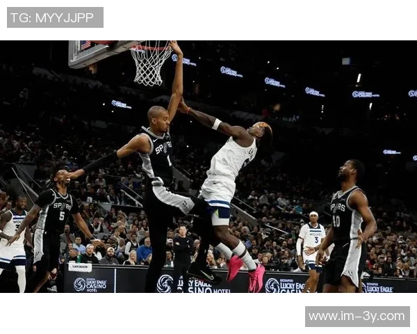 光头组合再展风采文班亚马与凯尔登联手砍下59分投篮命中率超五成